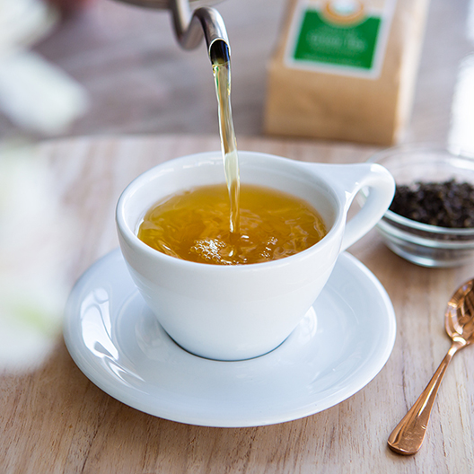 Toddy Yun Wu green tea pouring into cup